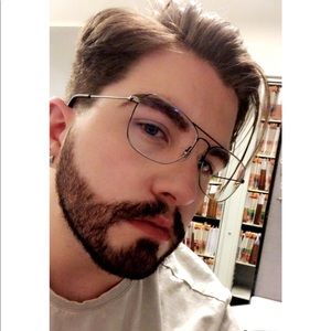 Meet your Posher, Nicholas